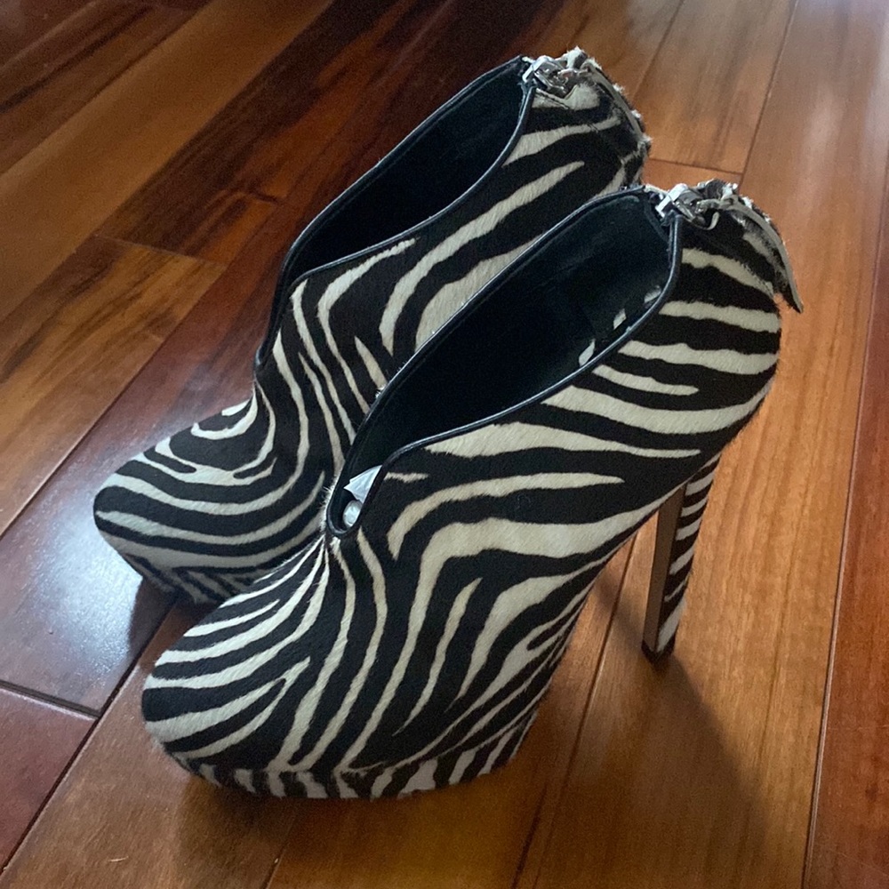 Tania Spinelli pony hair zebra pattern shoes. Size 7 (37.5)